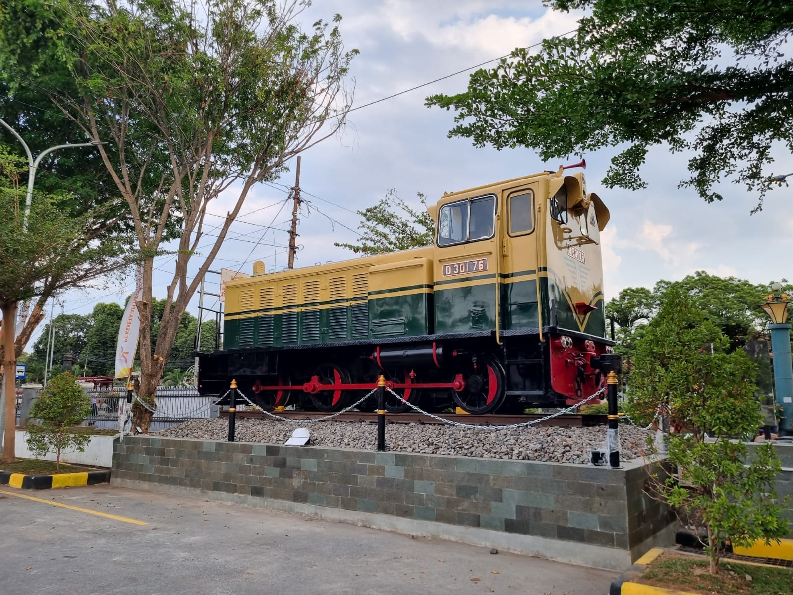 Lokomotif Tua Jadi Ikon Baru Stasiun Solo Balapan Mounture