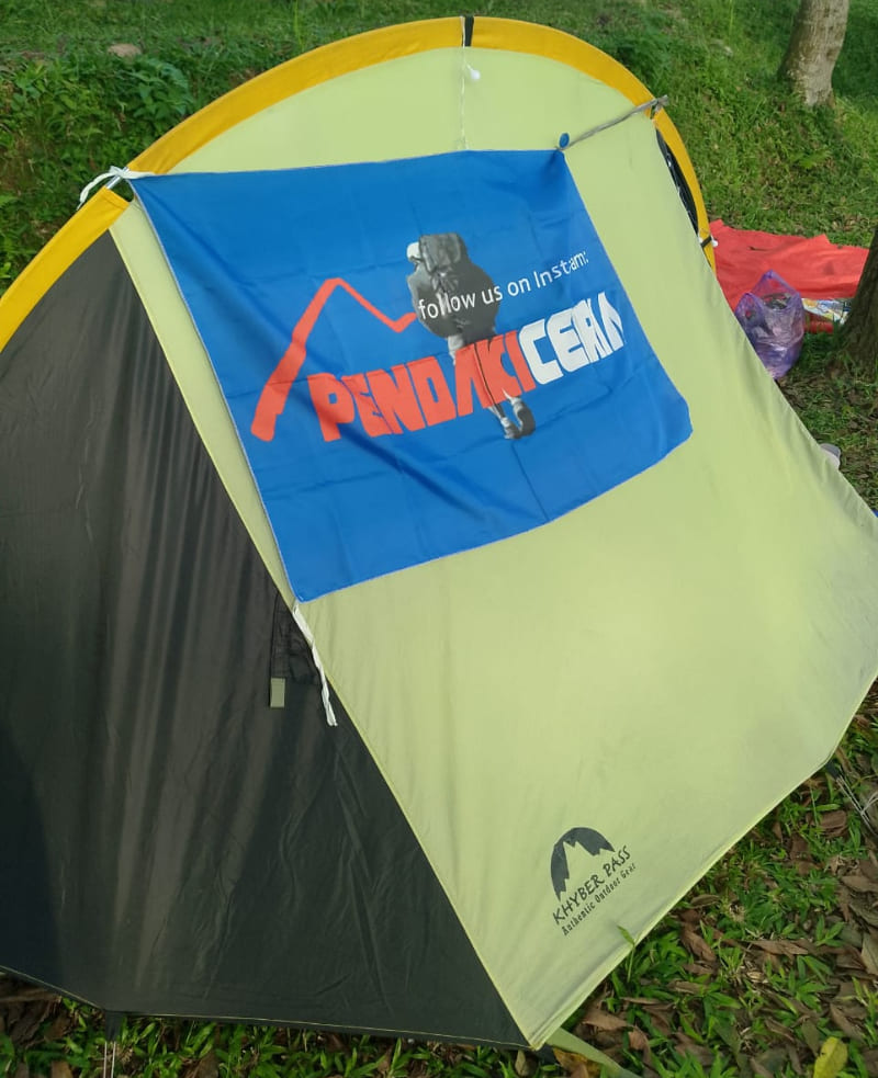 Mencuci Tenda Gunung