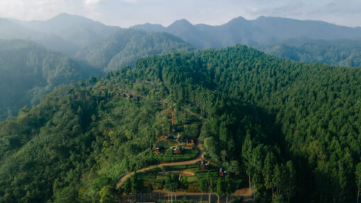 Bobocabin Dieng Pass