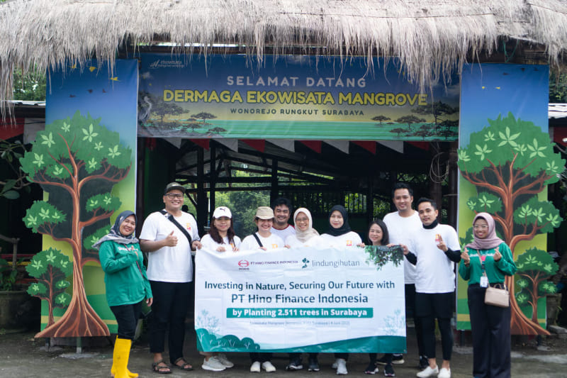 Hino Finance tanam mangrove