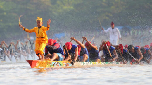 Pacu Jalur Festival