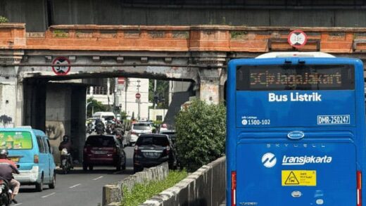 Bus Listrik Damri