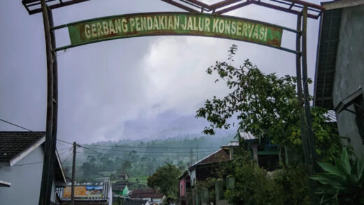 Pintu Awal pendakian Gunung Slamet via Gunung Malang