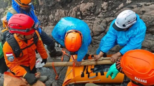pendaki gunung Slamet hilang