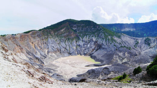 Gunung Tangkuban Parahu