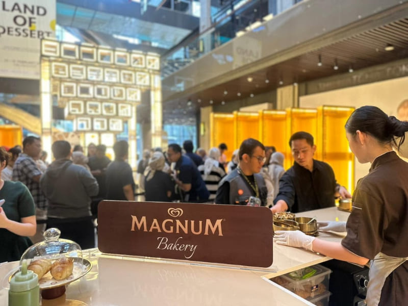 Crazy Dessert Festival di ASHTA District 8