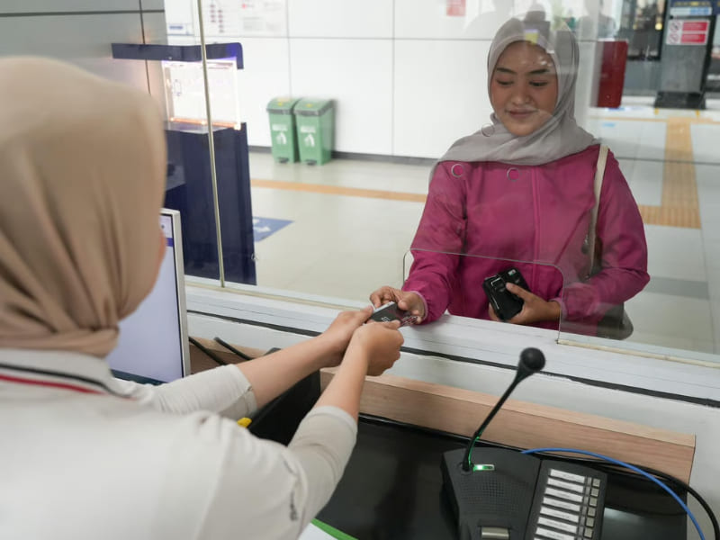 Layanan Penitipan Barang LRT