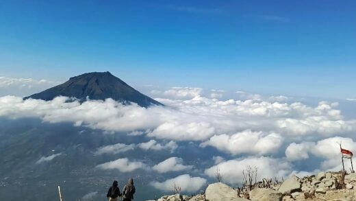 Puncak Gunung Sindoro