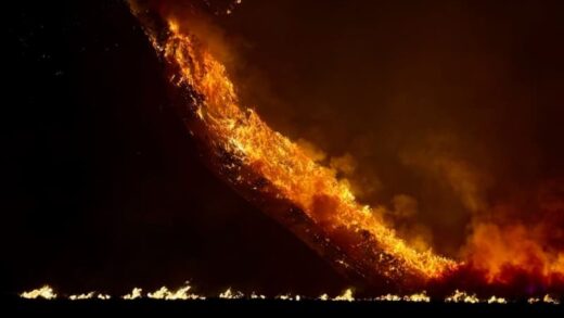 Gunung Bromo Terbakar